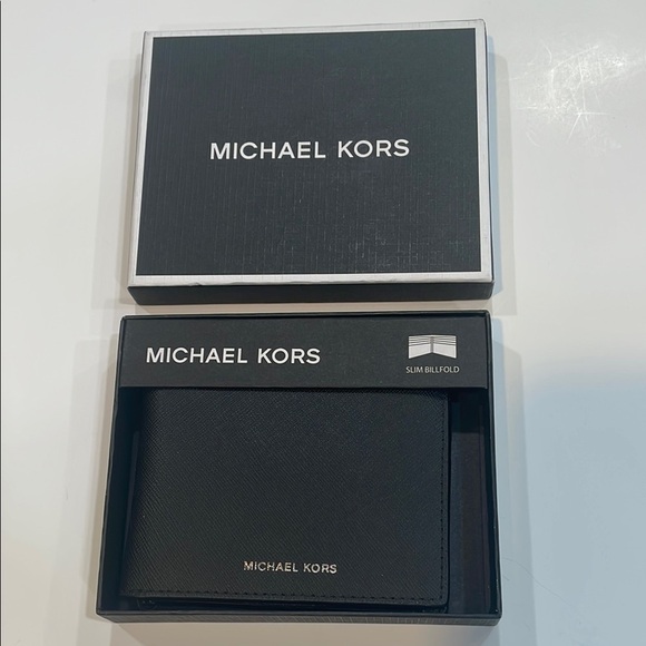 Michael Kors Black Key Card Holder Accessory - Picture 1 of 3